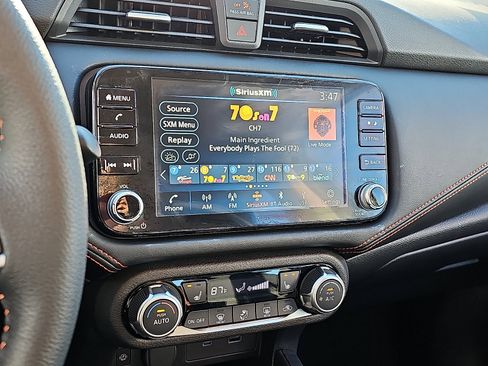 New 2025 Nissan Versa SR w/ Trunk Package image 11