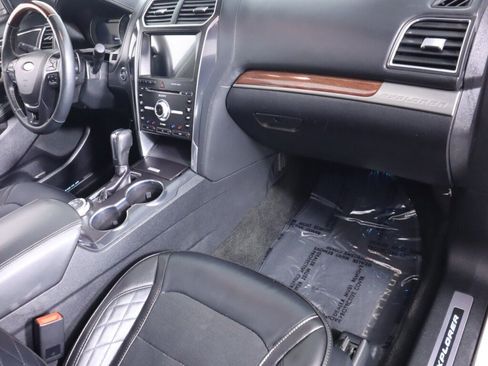 Used 2018 Ford Explorer Platinum AWD/4WD image 44