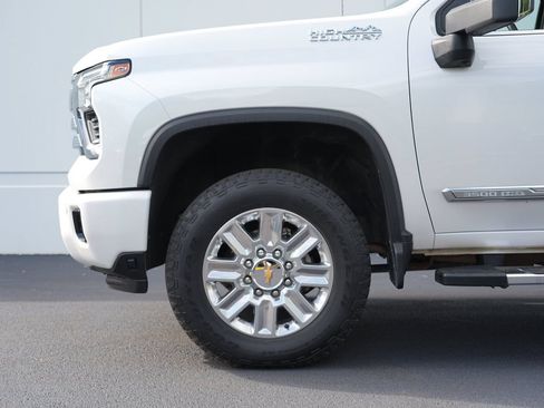 Certified 2025 Chevrolet Silverado 3500 High Country w/ High Country Premium Package AWD/4WD image 11