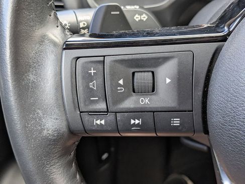 Used 2023 Nissan Rogue SL w/ SL Premium Package image 23