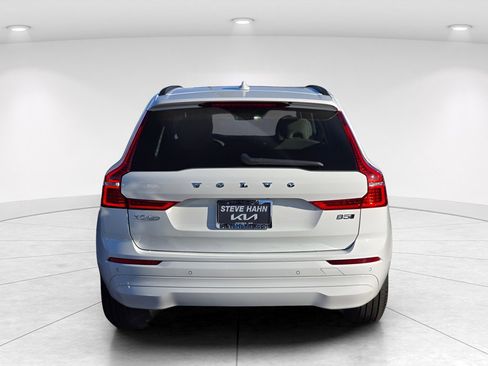 Used 2022 Volvo XC60 B5 Momentum AWD/4WD image 5