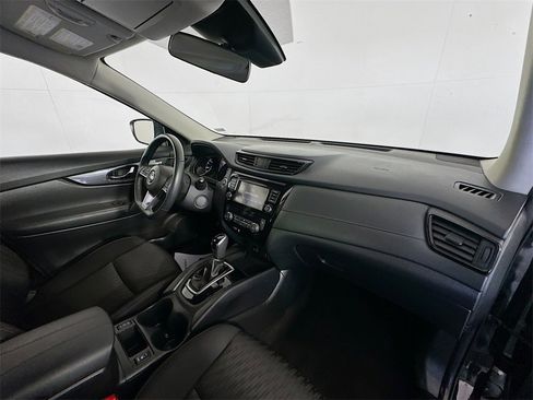 Used 2019 Nissan Rogue SV image 27