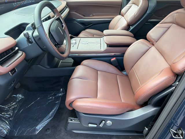 New 2027 Lincoln Navigator Reserve AWD/4WD image 10