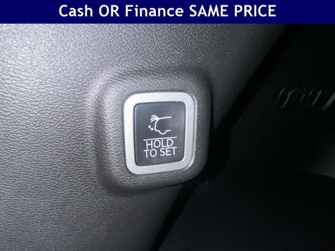 Used 2026 Jeep Cherokee Limited AWD/4WD image 10