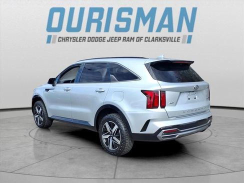 Used 2021 Kia Sorento EX w/ Panoramic Sunroof Package image 4