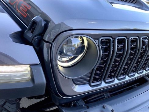 Certified 2024 Jeep Gladiator Mojave AWD/4WD image 28