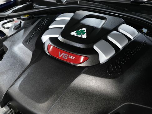 Used 2019 Alfa Romeo Giulia Quadrifoglio w/ Driver Assist Dynamic Package image 55