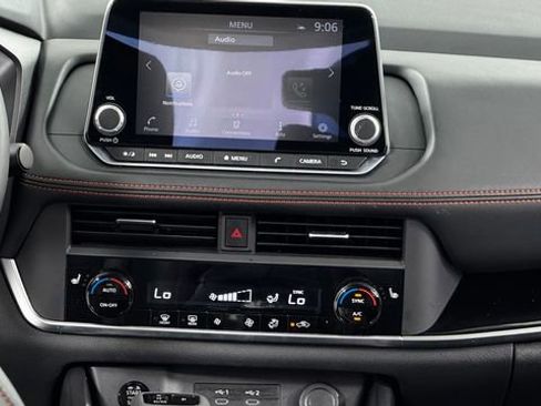 Certified 2026 Nissan Rogue SV AWD/4WD image 17