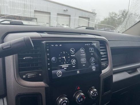 Used 2018 RAM 2500 Tradesman w/ Chrome Appearance Group image 13