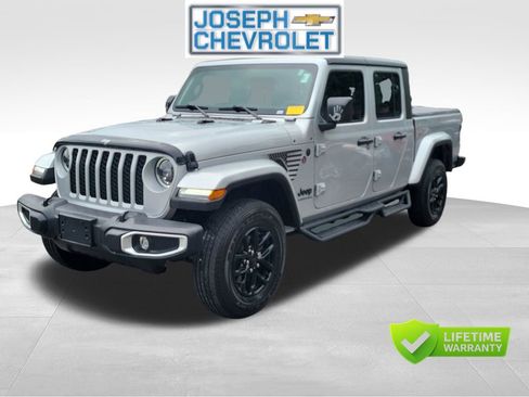Used 2023 Jeep Gladiator Sport AWD/4WD image 2