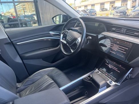 Used 2021 Audi e-tron Premium w/ Convenience Plus Package image 13