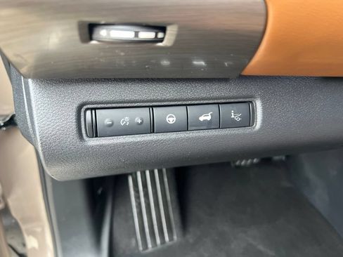 Used 2023 Nissan Pathfinder Platinum AWD/4WD image 49