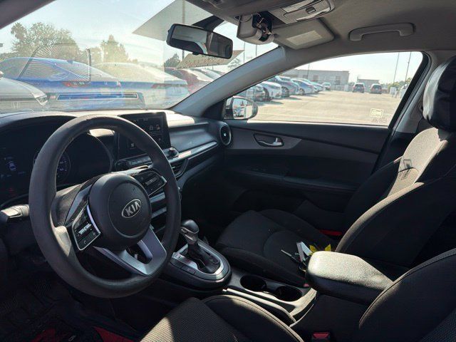 Used 2019 Kia Forte LXS FWD image 3