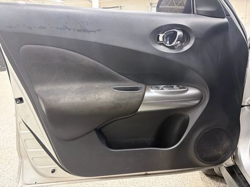 Used 2011 Nissan Juke SL AWD/4WD image 19