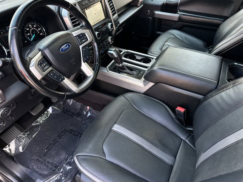 Used 2018 Ford F150 Platinum w/ Equipment Group 701A Luxury image 9