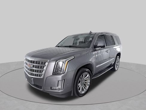 Used 2020 Cadillac Escalade Luxury w/ LPO, Radiant Package AWD/4WD image 3
