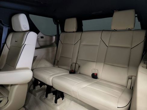 Used 2023 Cadillac Escalade Premium Luxury image 29