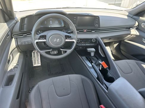 Certified 2025 Hyundai Elantra Sport FWD image 22