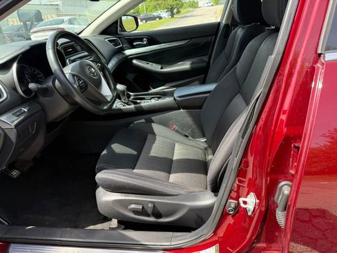 Used 2020 Nissan Maxima 3.5 S w/ Floor Mat Group FWD image 11