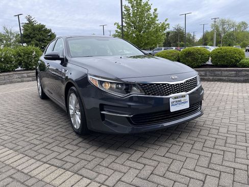 Used 2018 Kia Optima EX w/ Premium Package FWD image 7