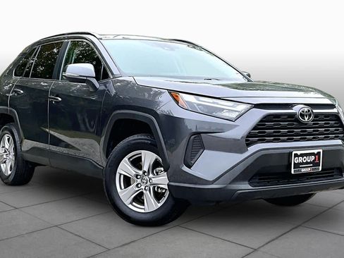 Used 2025 Toyota RAV4 XLE w/ Convenience Package AWD/4WD image 3