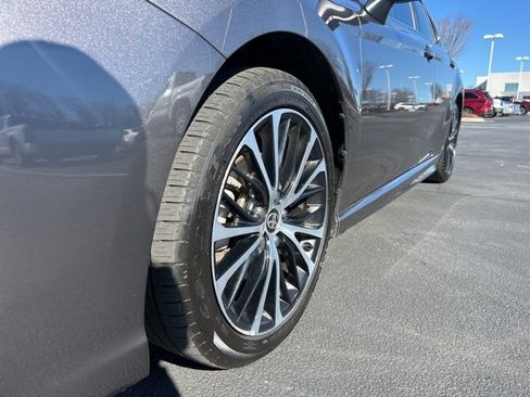 Used 2020 Toyota Camry SE image 10