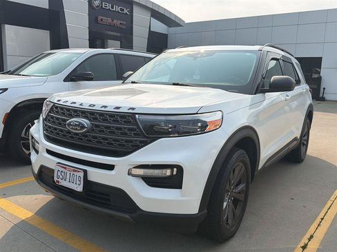 Used 2021 Ford Explorer XLT w/ Equipment Group 202A AWD/4WD image 1