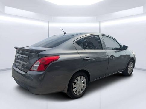 Used 2017 Nissan Versa S Plus FWD image 3
