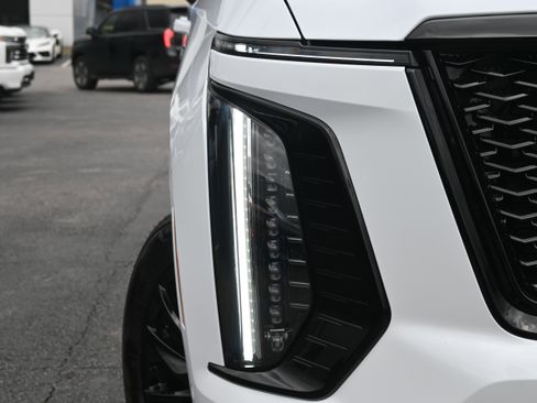 Used 2026 Cadillac Escalade Sport w/ LPO, ONYX Package image 28