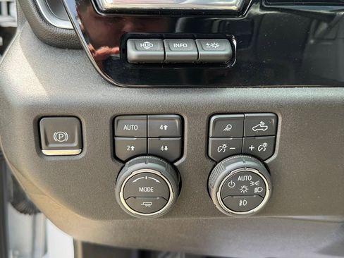 Used 2024 Chevrolet Silverado 3500 High Country w/ Technology Package AWD/4WD image 36