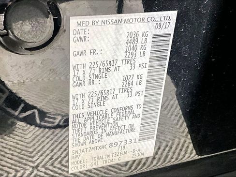 Used 2017 Nissan Rogue SV w/ SV Premium Package image 26