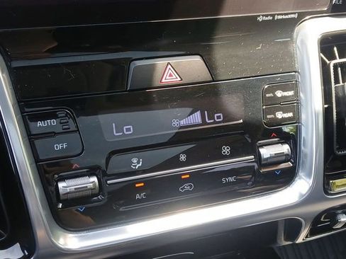 Certified 2023 Kia Sorento SX AWD/4WD image 19
