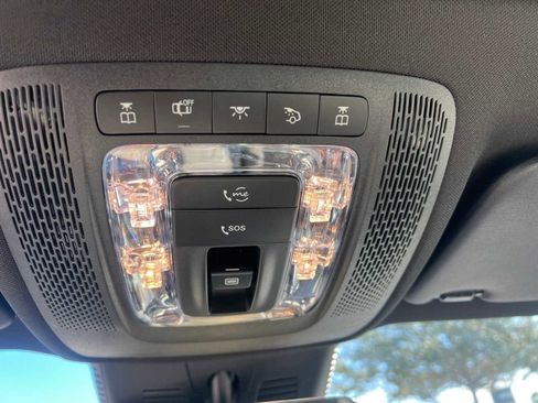 Used 2025 Mercedes-Benz GLB 250 image 16