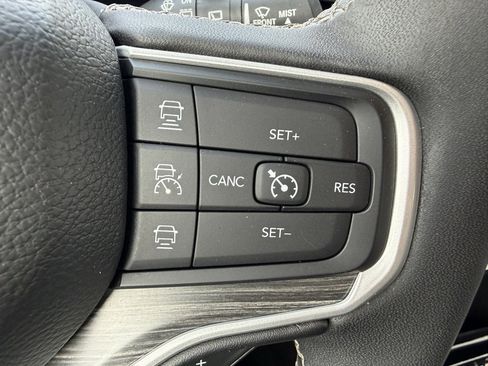 Used 2023 Jeep Wagoneer Series III w/ Preferred Equipment Group image 21