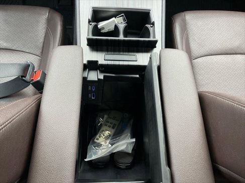 Certified 2023 Toyota Sienna Platinum image 22