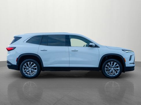 Used 2025 Buick Enclave Preferred image 8