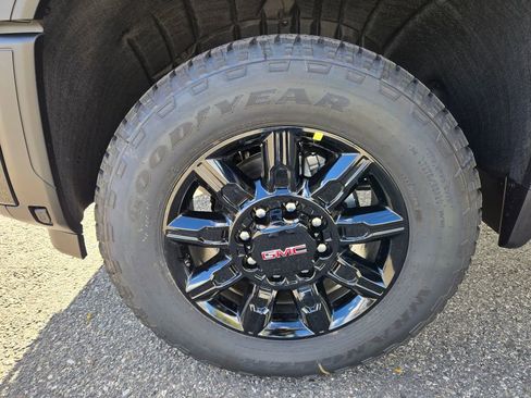 New 2026 GMC Sierra 3500 AT4 image 6
