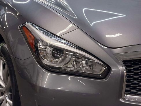 Used 2019 INFINITI Q70 Luxe w/ Proactive Package AWD/4WD image 17