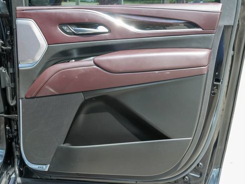Used 2021 Cadillac Escalade ESV Premium Luxury Platinum AWD/4WD image 16
