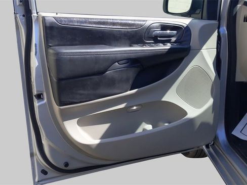 Used 2011 Dodge Grand Caravan Mainstreet w/ PWR Convenience Group image 15