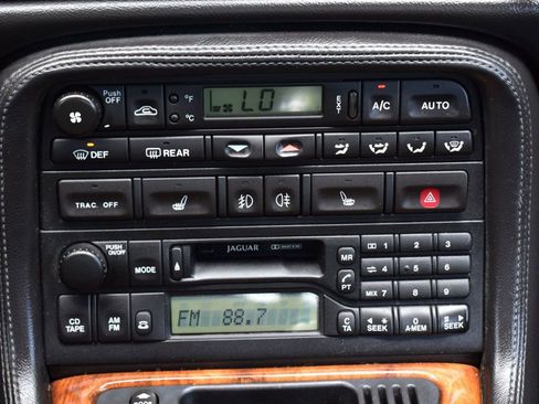 Used 2002 Jaguar XK8 Convertible RWD image 26