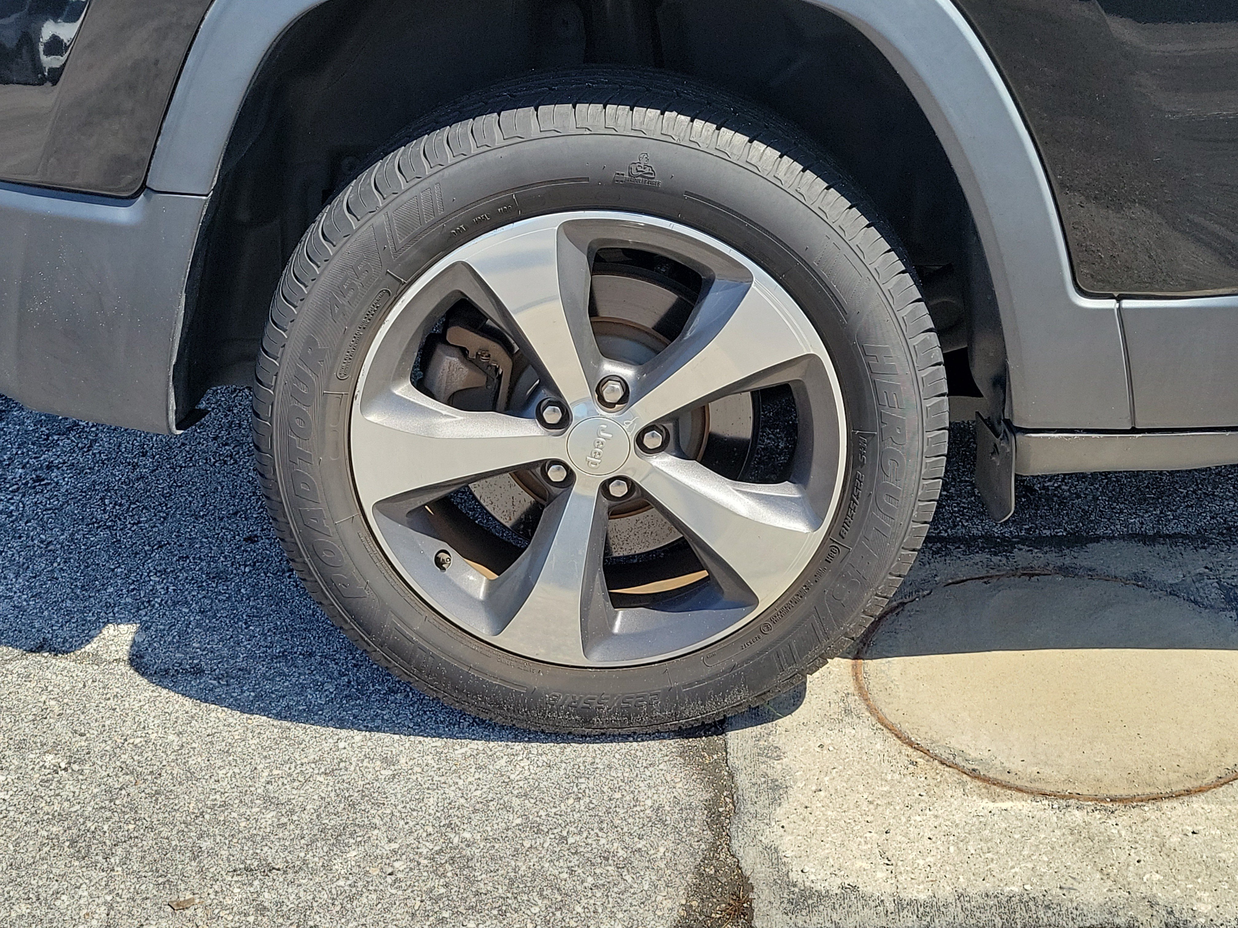 Used 2019 Jeep Cherokee Limited FWD image 8