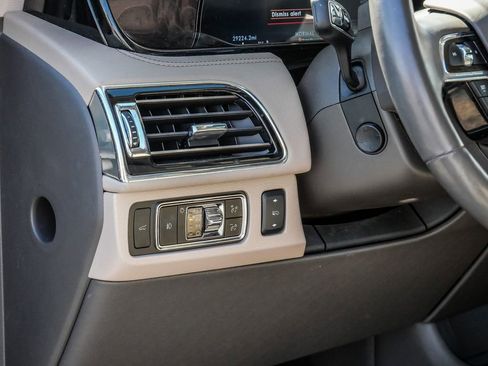 Used 2024 Lincoln Navigator Reserve image 32