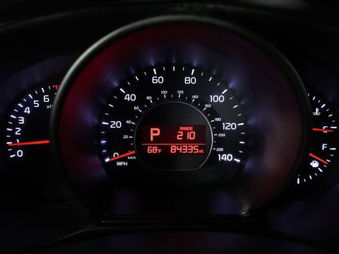 Used 2017 Kia Soul + FWD image 34