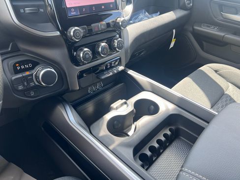 New 2026 RAM 1500 Express AWD/4WD image 28