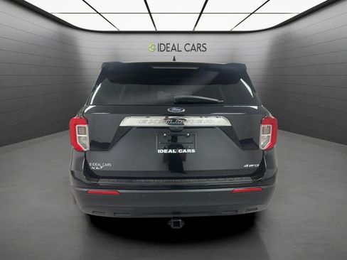 Used 2022 Ford Explorer XLT AWD/4WD image 4