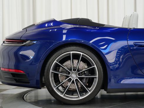 Used 2023 Porsche 911 Carrera image 39