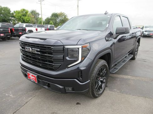 Used 2025 GMC Sierra 1500 Elevation w/ Preferred Package AWD/4WD image 10