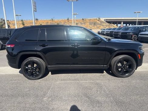 Certified 2023 Jeep Grand Cherokee Altitude RWD image 7