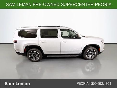 Used 2023 Jeep Wagoneer Series II AWD/4WD image 8